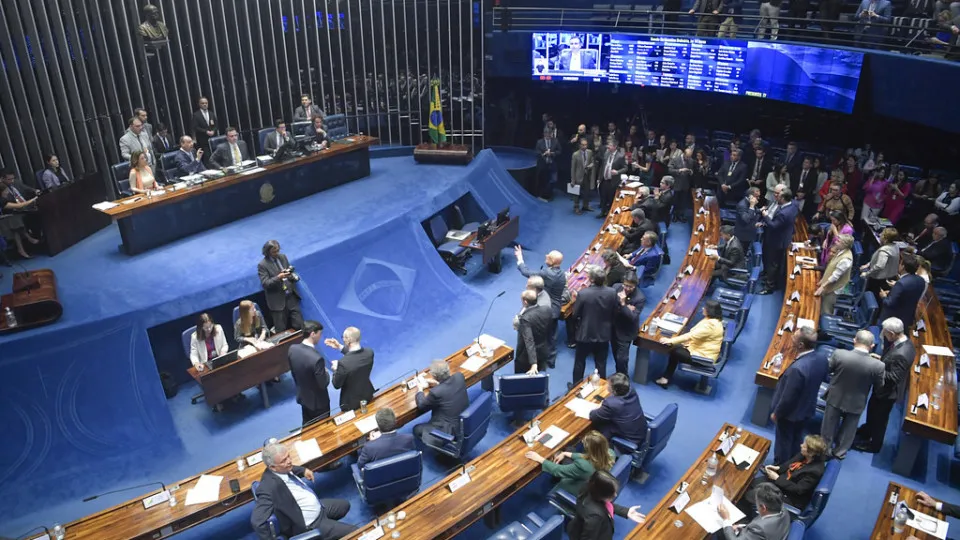 Congresso pressiona, e TCU deve liberar penduricalhos fora do teto e abrir precedente