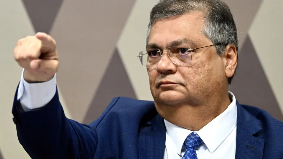PF diz não ser possível afirmar que jornalista recebeu pagamento para fazer reportagens contra Dino