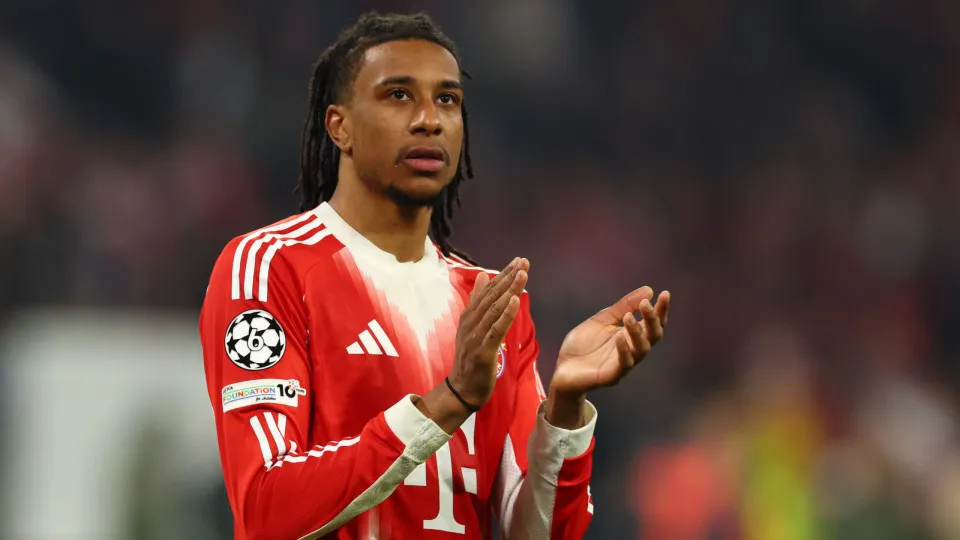 Bayern descarta vender Olise e avalia renovar com salário de R$ 150 milhões