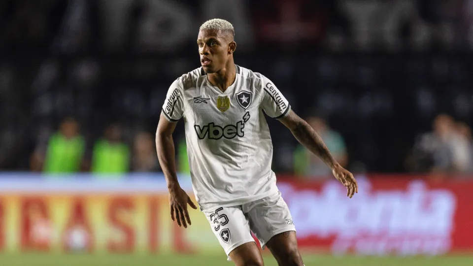 Palmeiras aumenta para R$ 160 milhões proposta por Danilo do Botafogo