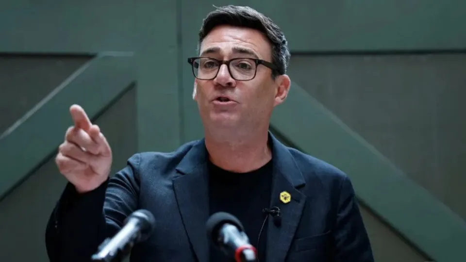 Futuro primeiro-ministro, Andy Burnham promete política menos tóxica no Reino Unido