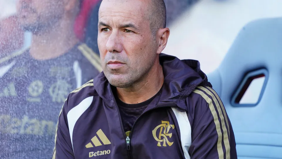 Jardim aponta problemas e sobe o tom sobre urgência de Flamengo no mercado