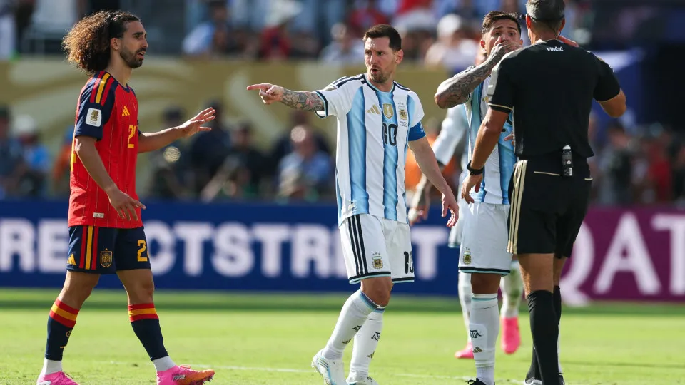 Jornal inglês massacra Messi após final: "Petulante e vergonhoso"