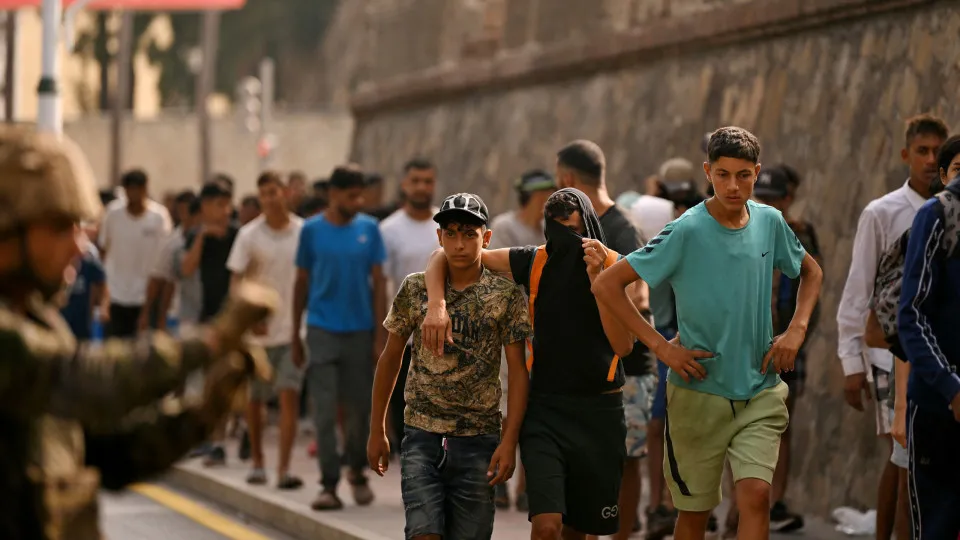 Espanha cita grupos “reacionários” e fake news em imigração em Ceuta