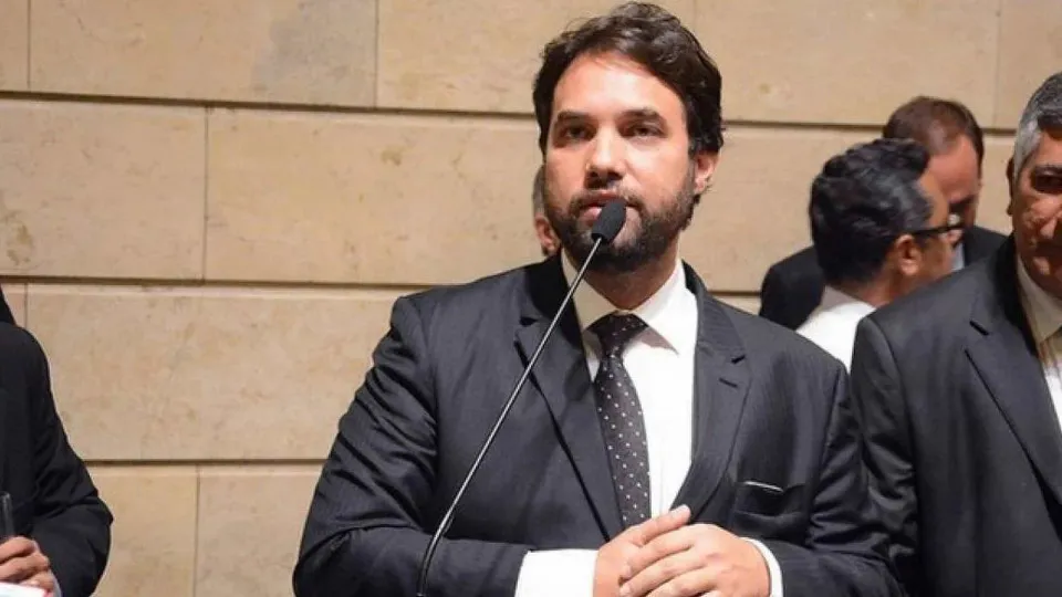 Juíza suspende perícia em celular apreendido em cela de Jairinho