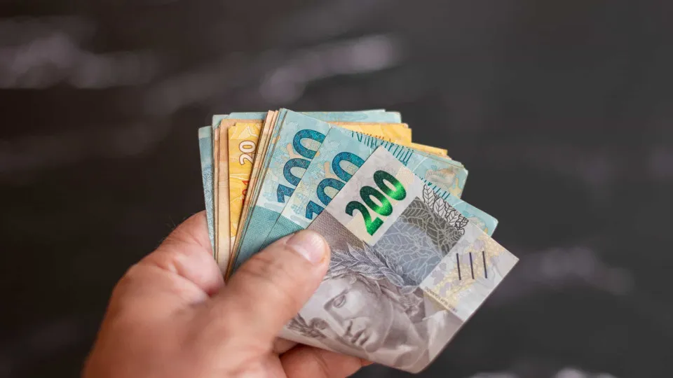 Dinheiro esquecido em bancos cai para R$ 6,2 bilhões em maio, com envio a fundo para Desenrola