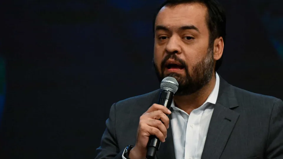 Claudio Castro é alvo de buscas pela 2ª vez em operação sobre suspeitas da Refit