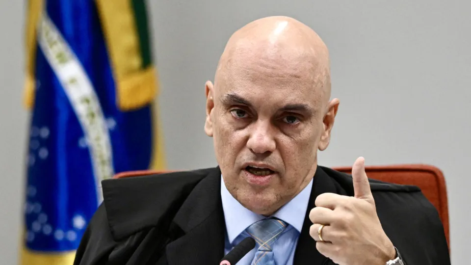 Moraes determina busca contra suposto informante de blogueiro que escreveu sobre Dino