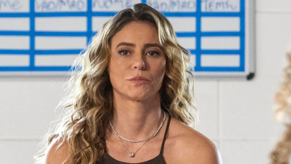 Paolla Oliveira vive pressão pela maternidade em filme