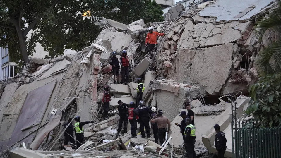 Mortes em terremotos na Venezuela vão a 3.685, diz regime