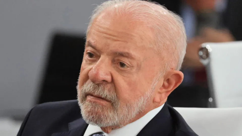 Tribunal multa Lula em R$ 15 mil após petista pedir votos para Marina e Tebet