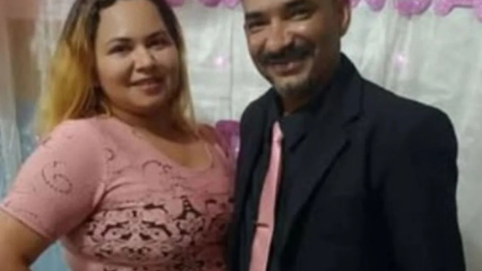 Homem mata esposa e deixa recado na parede para o filho; entenda