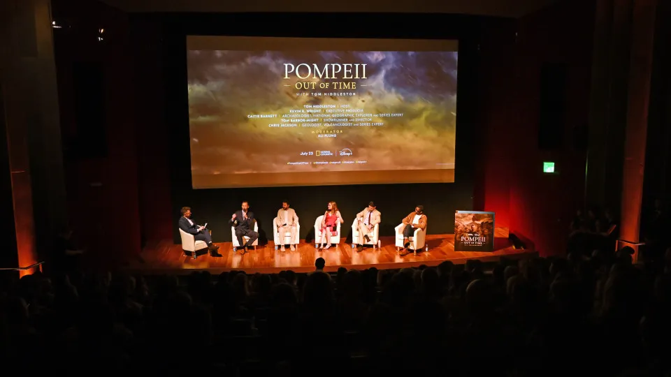 Tom Hiddleston une ficção e documentário em minissérie sobre fantasmas de Pompeia