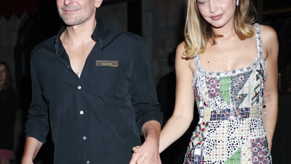 Gigi Hadid e Bradley Cooper aparecem com anéis iguais e levantam suspeita