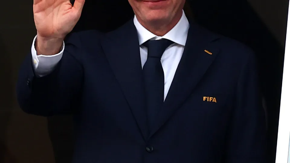 FIFA admite erros, mas reafirma apoio a Infantino após reunião